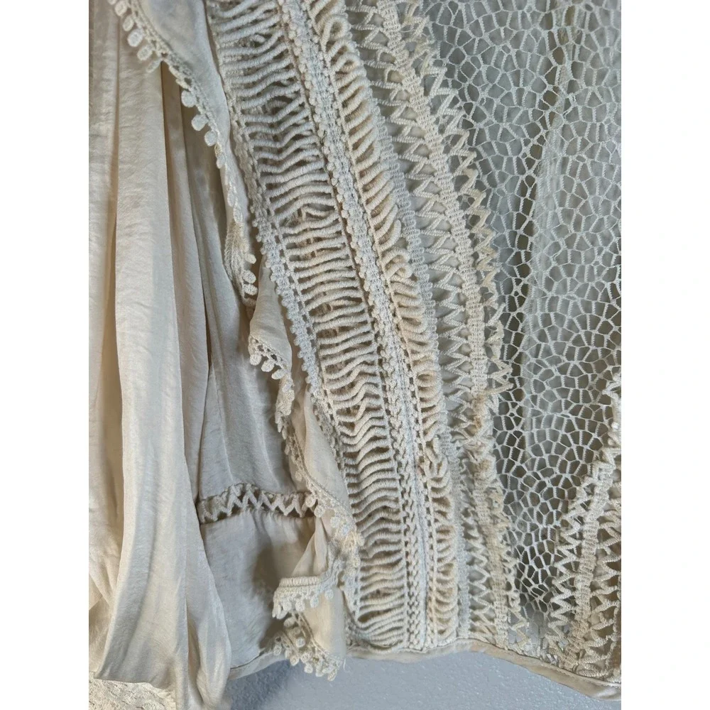 Mable Women's Cream Lace Crochet Ruffle Long Sleeve Top Size Small
